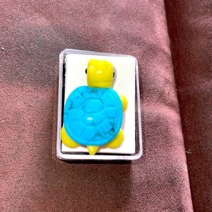 BNWT turquoise and green stone turtle with cord necklace